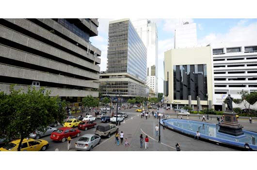 PEDRO MONCAYO Y 9 DE OCTUBRE